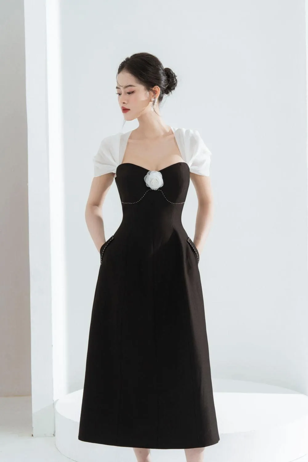 Vera A-line Semi-Heart Neck Polycotton Midi Dress
